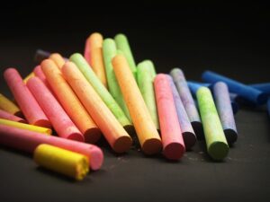Opbevaringskasser kan males med tavlelak